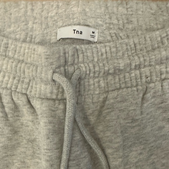 Aritzia Tna The Slim Sweatpant - Picture 5 of 5